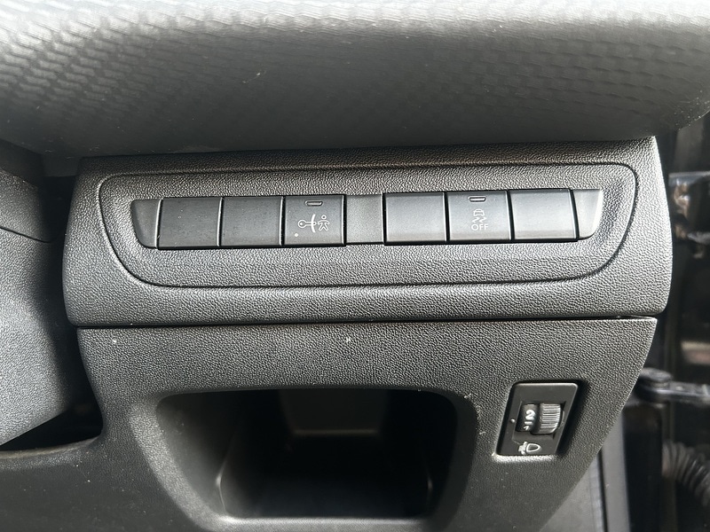 Used Peugeot 208 2016 for sale - 77558301: Photo 15