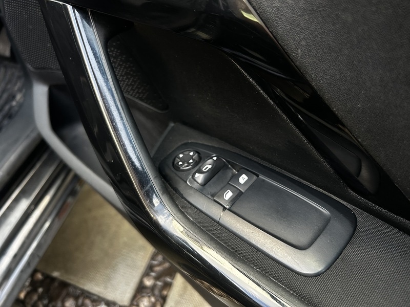 Used Peugeot 208 2016 for sale - 77558301: Photo 25