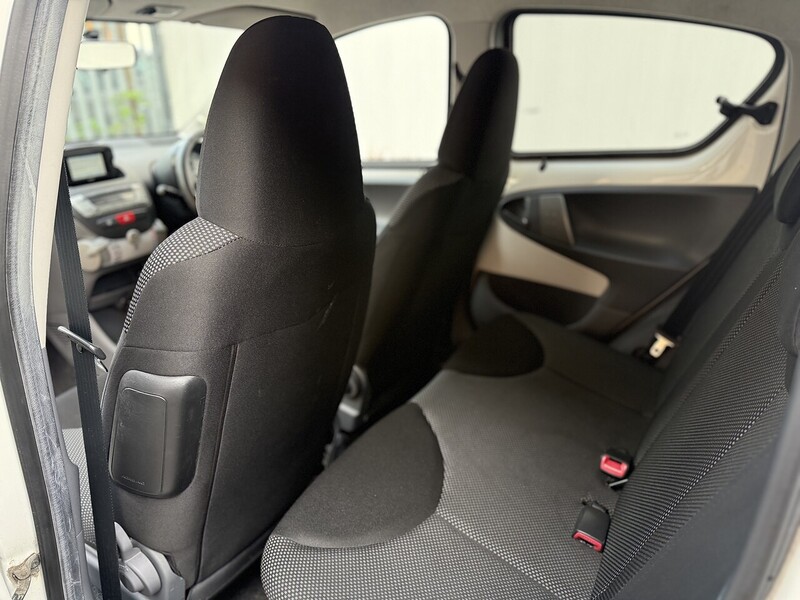Used Toyota AYGO 2011 for sale - 76357030: Photo 21