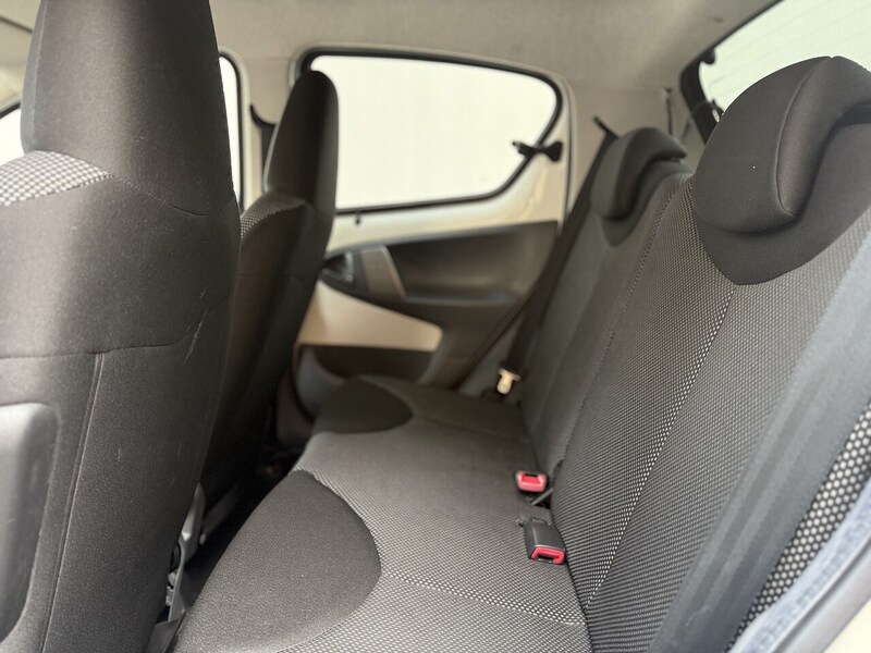 Used Toyota AYGO 2011 for sale - 76357030: Photo 22