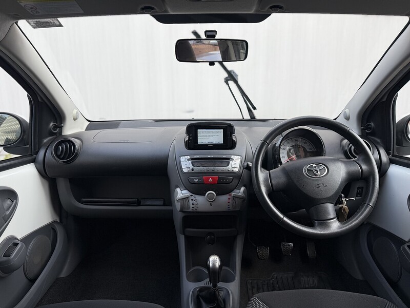 Used Toyota AYGO 2011 for sale - 76357030: Photo 3