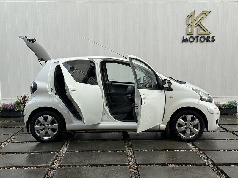 Used Toyota AYGO 2011 for sale - 76357030: Photo 5
