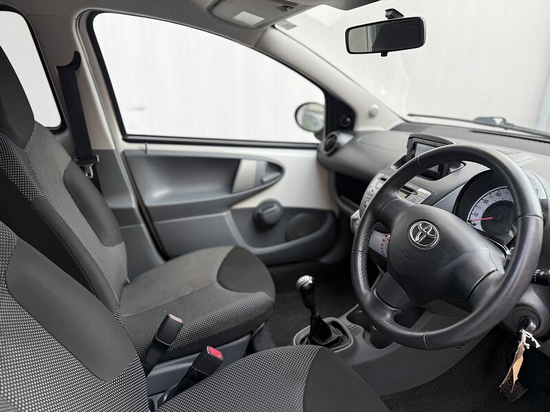 Used Toyota AYGO 2011 for sale - 76357030: Photo 7