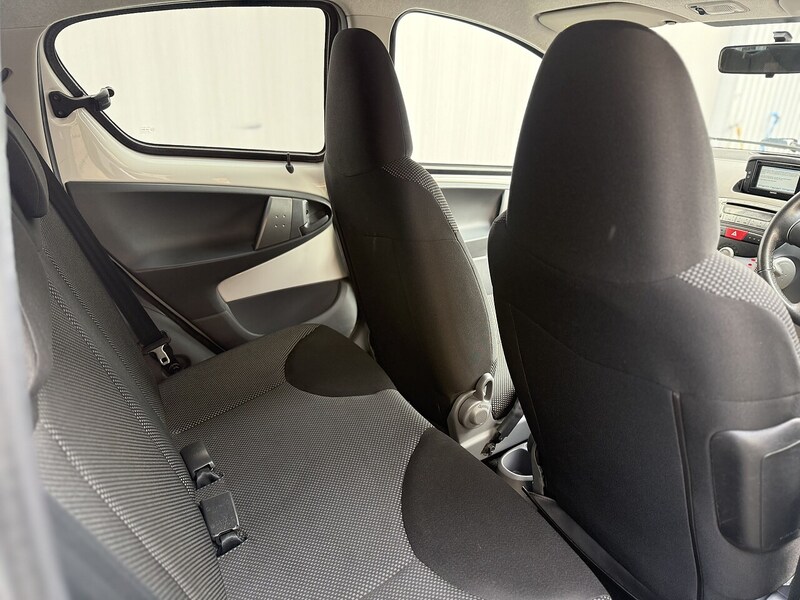 Used Toyota AYGO 2011 for sale - 76357030: Photo 9