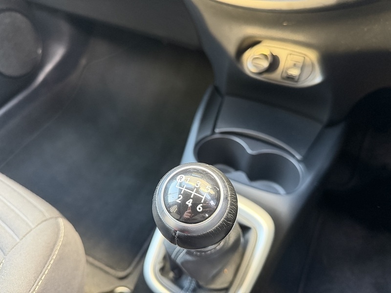 Used Toyota Yaris 2017 for sale - 77668065: Photo 24