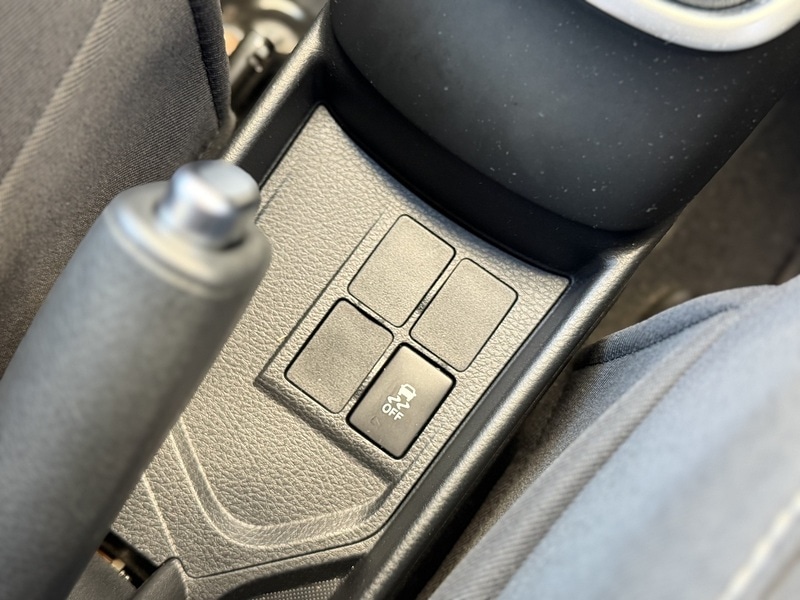 Used Toyota Yaris 2017 for sale - 77668065: Photo 25