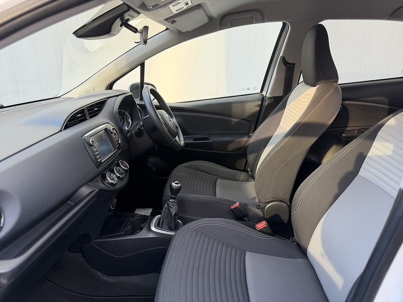 Used Toyota Yaris 2017 for sale - 77668065: Photo 33