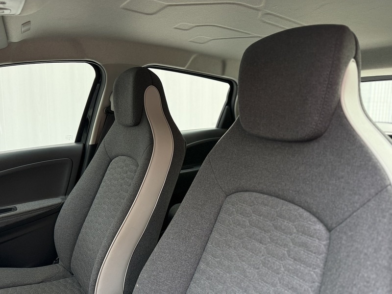 Used Renault Zoe 2021 for sale - 76716127: Photo 32