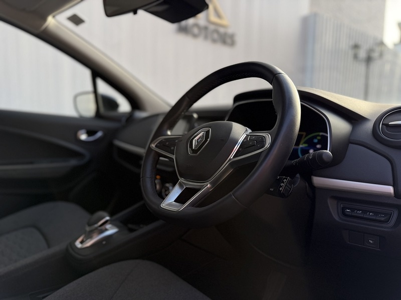 Used Renault Zoe 2021 for sale - 76716127: Photo 4