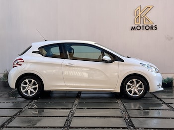 Used Peugeot 208 2015 for sale - 77208485: Photo