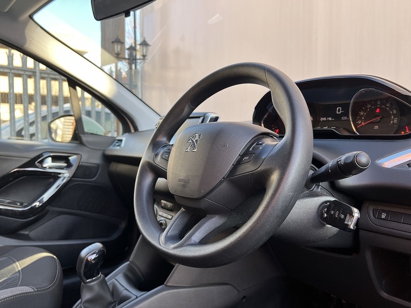 Used Peugeot 208 for sale - 77208485: Photo 4