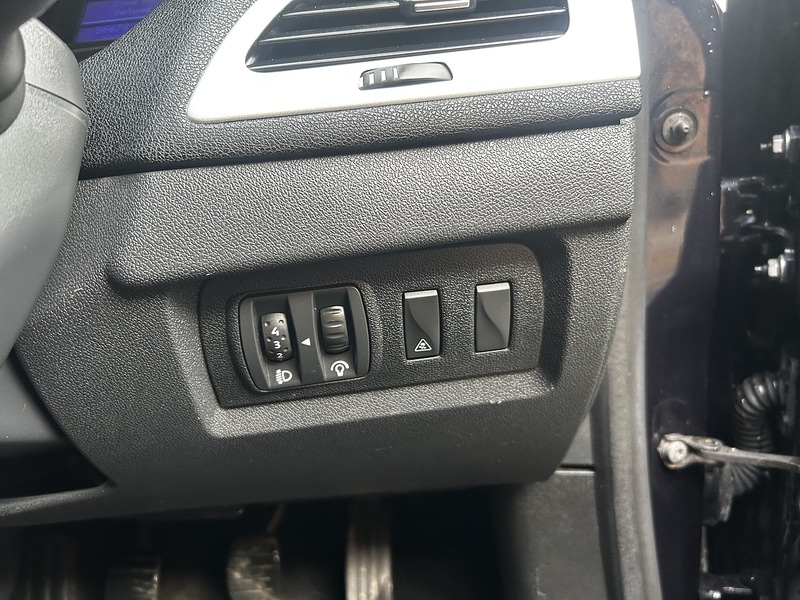 Used Renault Megane 2010 for sale - 77547866: Photo 16