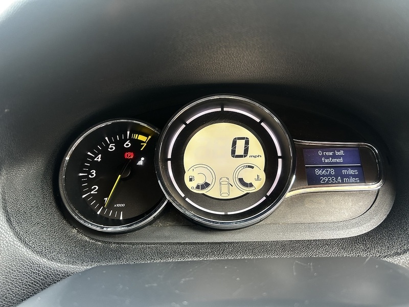 Used Renault Megane 2010 for sale - 77547866: Photo 17