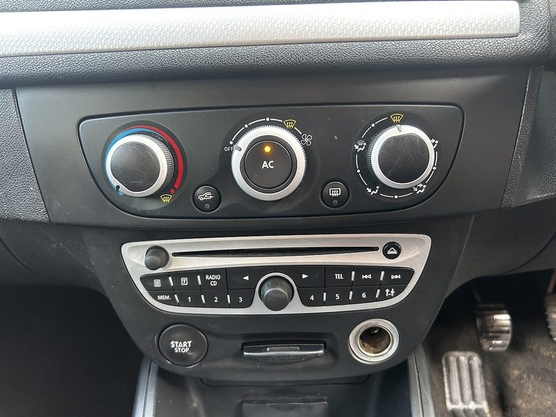 Used Renault Megane 2010 for sale - 77547866: Photo 20