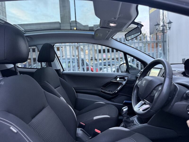 Used Peugeot 208 2015 for sale - 76396582: Photo 10