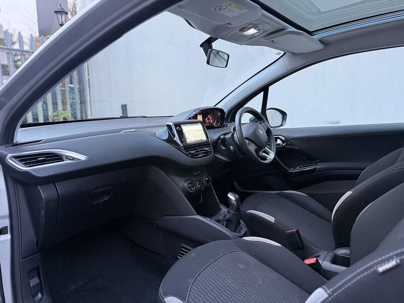 Used Peugeot 208 2015 for sale - 76396582: Photo 21