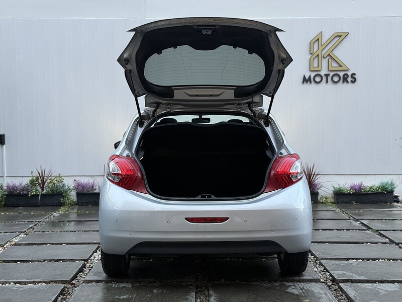 Used Peugeot 208 2015 for sale - 76396582: Photo 8