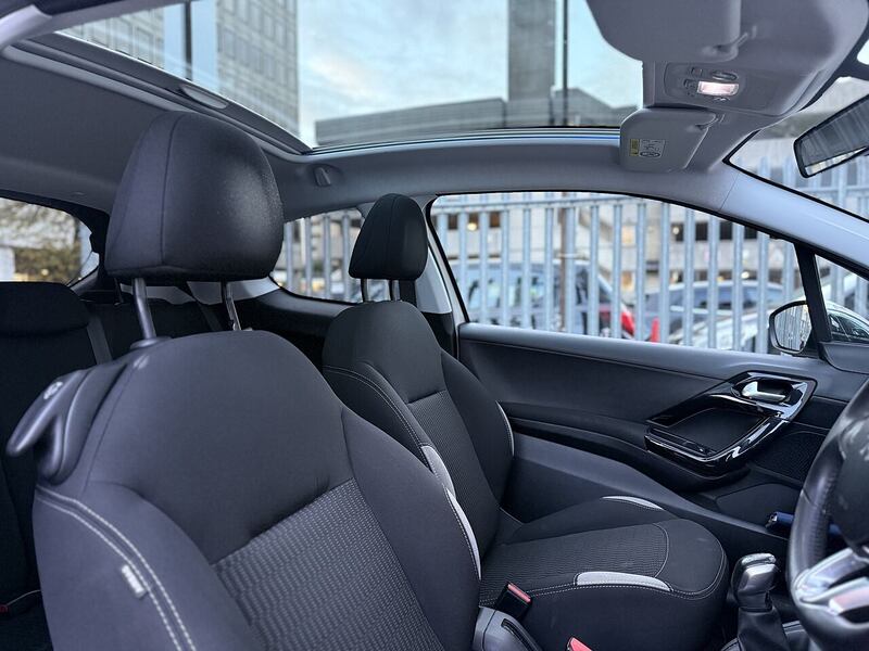 Used Peugeot 208 2015 for sale - 76396582: Photo 9