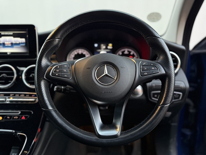 Used Mercedes-Benz GLC 2019 for sale - 76950817: Photo 14