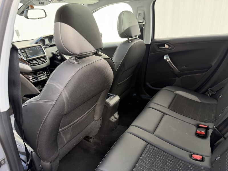 Used Peugeot 2008 2018 for sale - 77836565: Photo 38