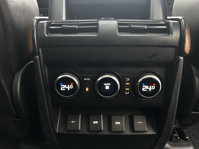 Used Land Rover Defender 2020 for sale - 77622067: Photo 12