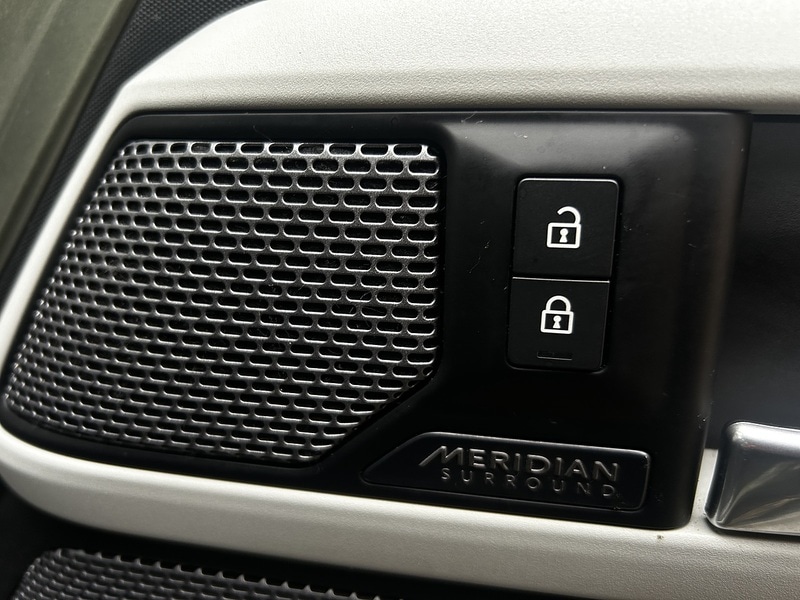 Used Land Rover Defender 2020 for sale - 77622067: Photo 15