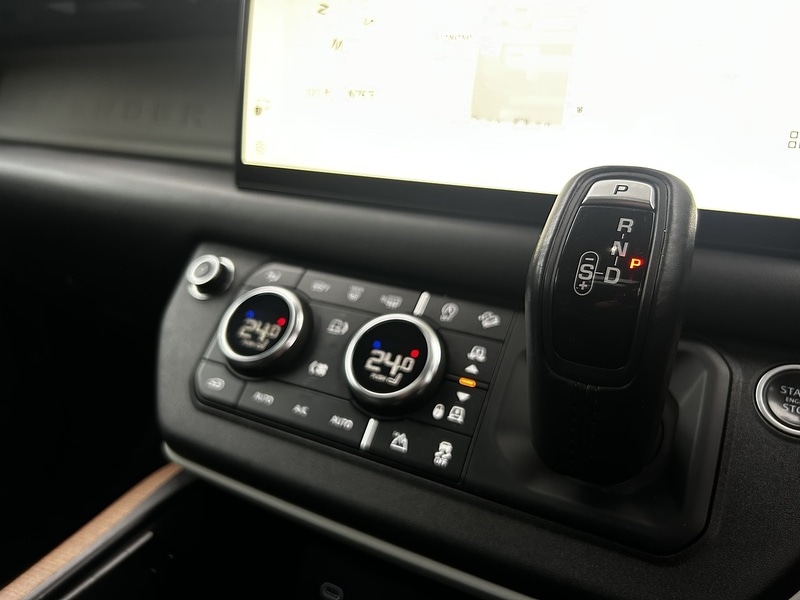 Used Land Rover Defender 2020 for sale - 77622067: Photo 25