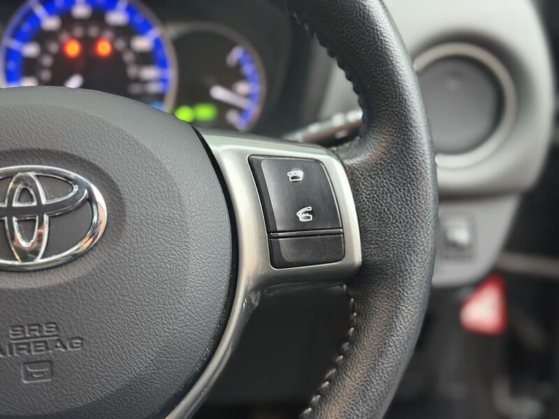 Used Toyota Yaris 2015 for sale - 76716120: Photo 15