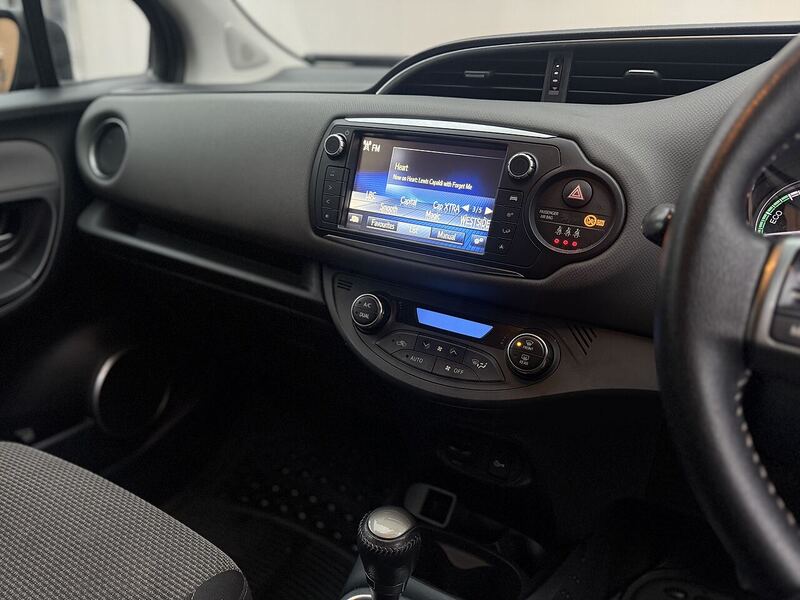 Used Toyota Yaris 2015 for sale - 76716120: Photo 17