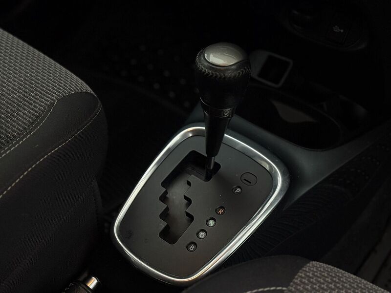 Used Toyota Yaris 2015 for sale - 76716120: Photo 19