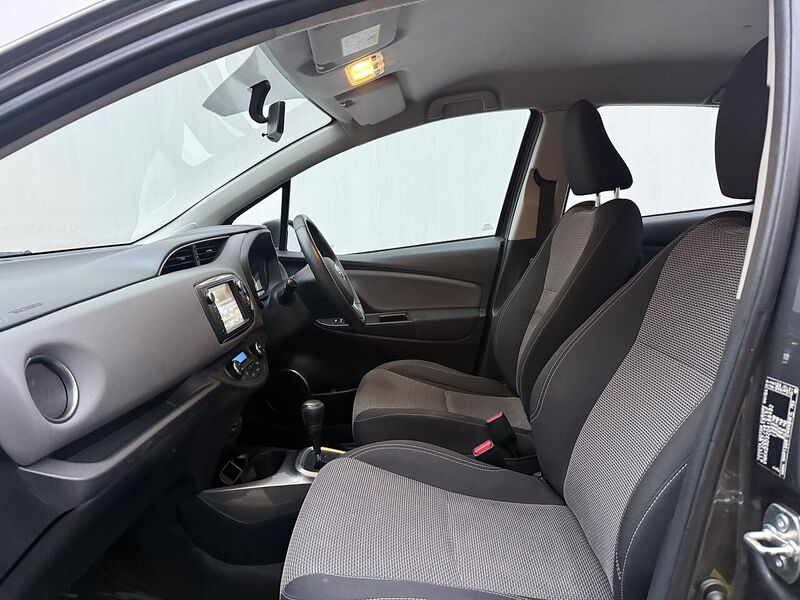 Used Toyota Yaris 2015 for sale - 76716120: Photo 25