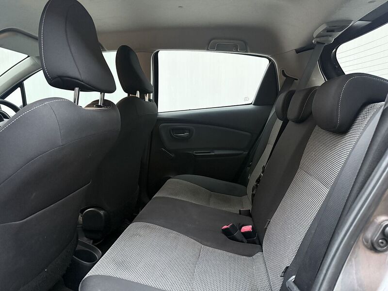 Used Toyota Yaris 2015 for sale - 76716120: Photo 28