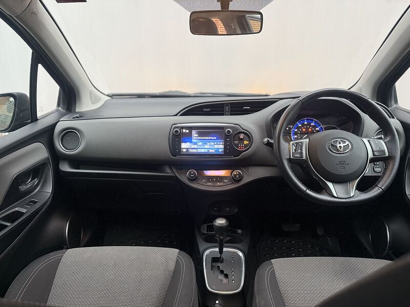Used Toyota Yaris 2015 for sale - 76716120: Photo 3