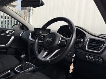 Used Kia Ceed 2021 for sale - 76740870: Photo