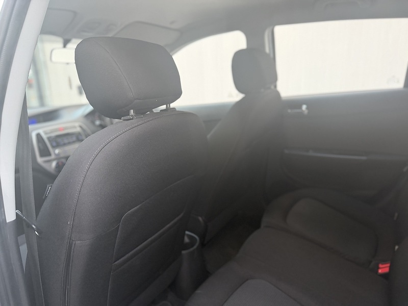 Used Hyundai i20 2014 for sale - 77760622: Photo 32