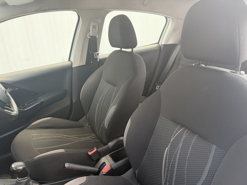 Used Peugeot 208 2013 for sale - 77846484: Photo 28