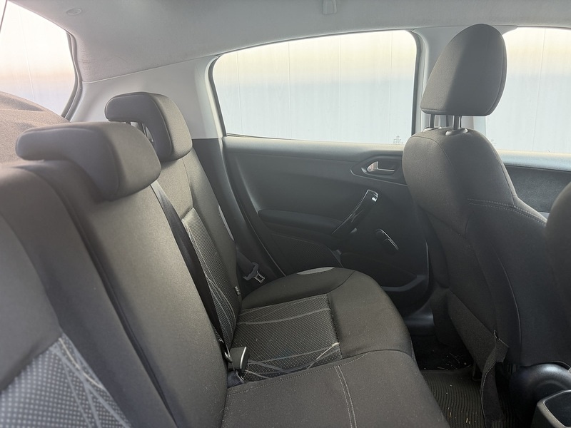 Used Peugeot 208 2013 for sale - 77846484: Photo 9