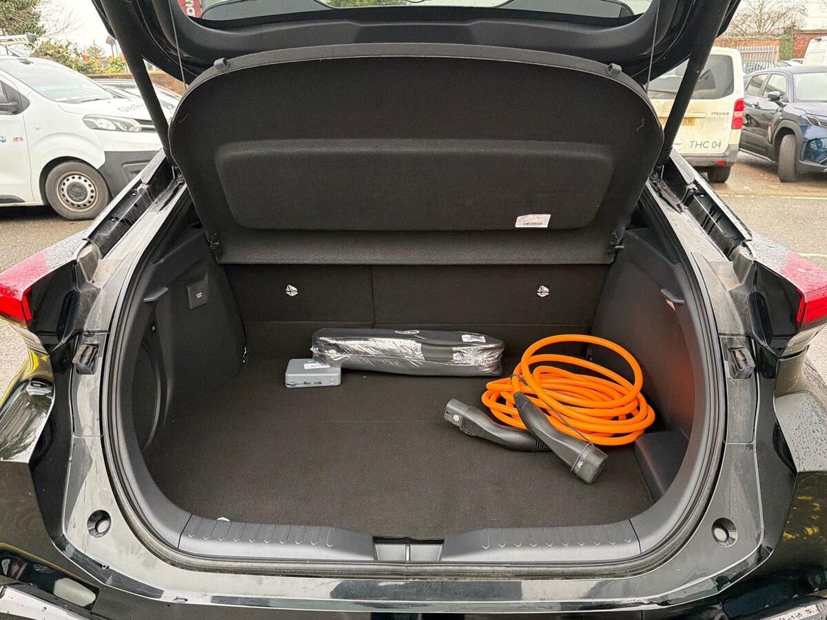 Used Toyota C-HR 2024 for sale - 76716780: Photo 10