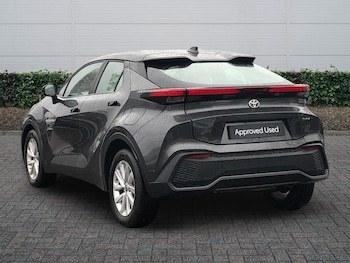 Used Toyota C-HR 2024 for sale - 77372481: Photo