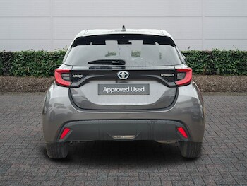 Used Toyota Yaris 2023 for sale - 77268861: Photo