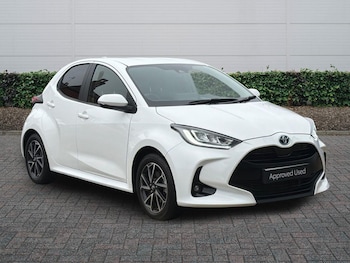 Used Toyota Yaris 2023 for sale - 77785665: Photo