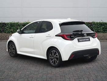 Used Toyota Yaris 2023 for sale - 77785665: Photo