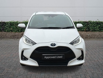 Used Toyota Yaris 2023 for sale - 77785665: Photo