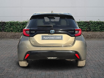 Used Toyota Yaris 2024 for sale - 77910663: Photo