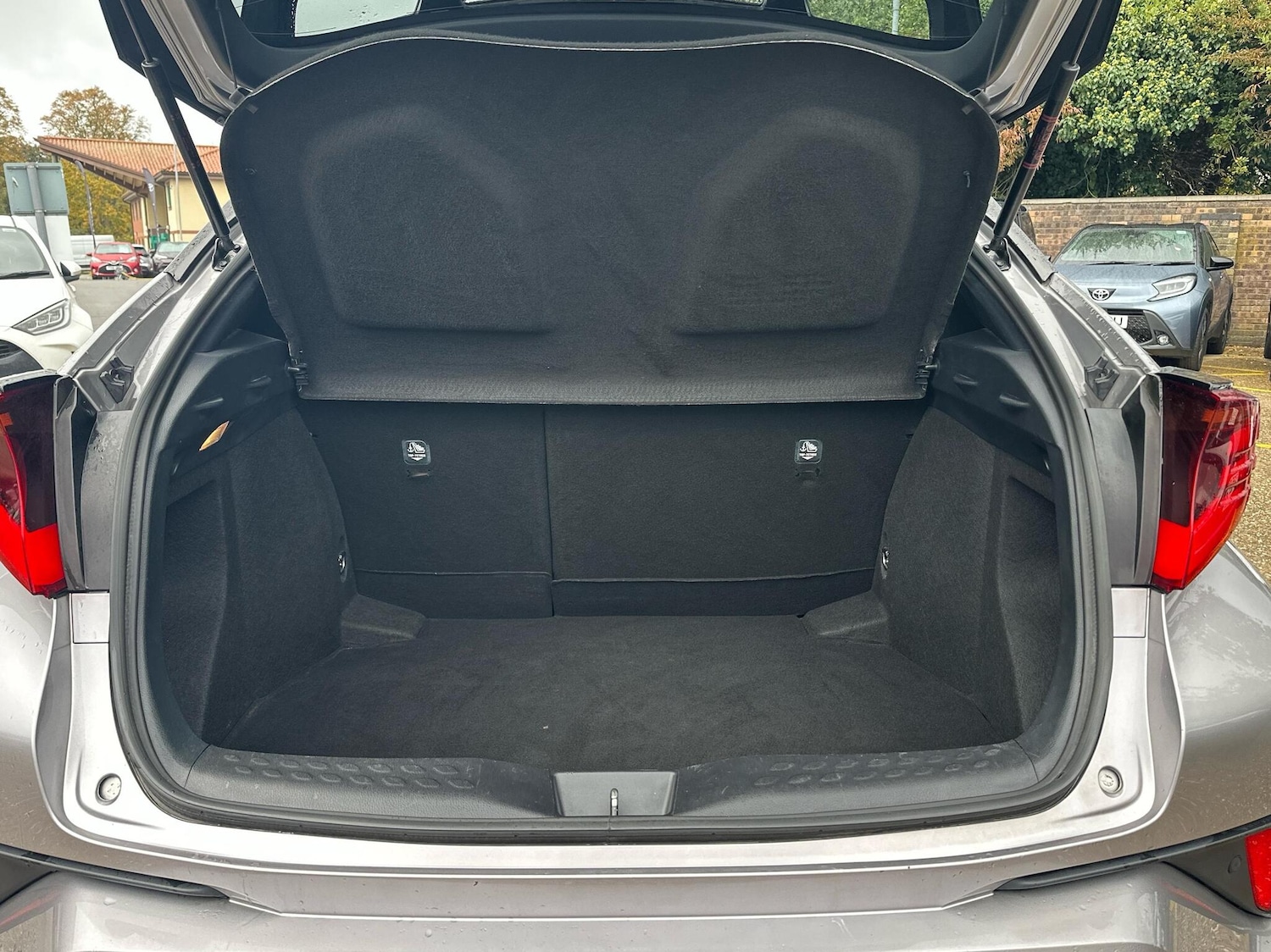 Used Toyota C-HR 2020 for sale - 76381504: Photo 14