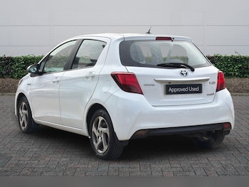 Used Toyota Yaris 2015 for sale - 79063559: Photo