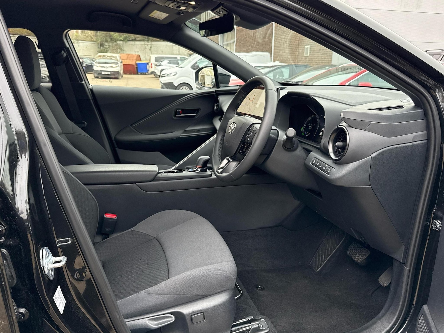 Used Toyota C-HR 2024 for sale - 76168383: Photo 11