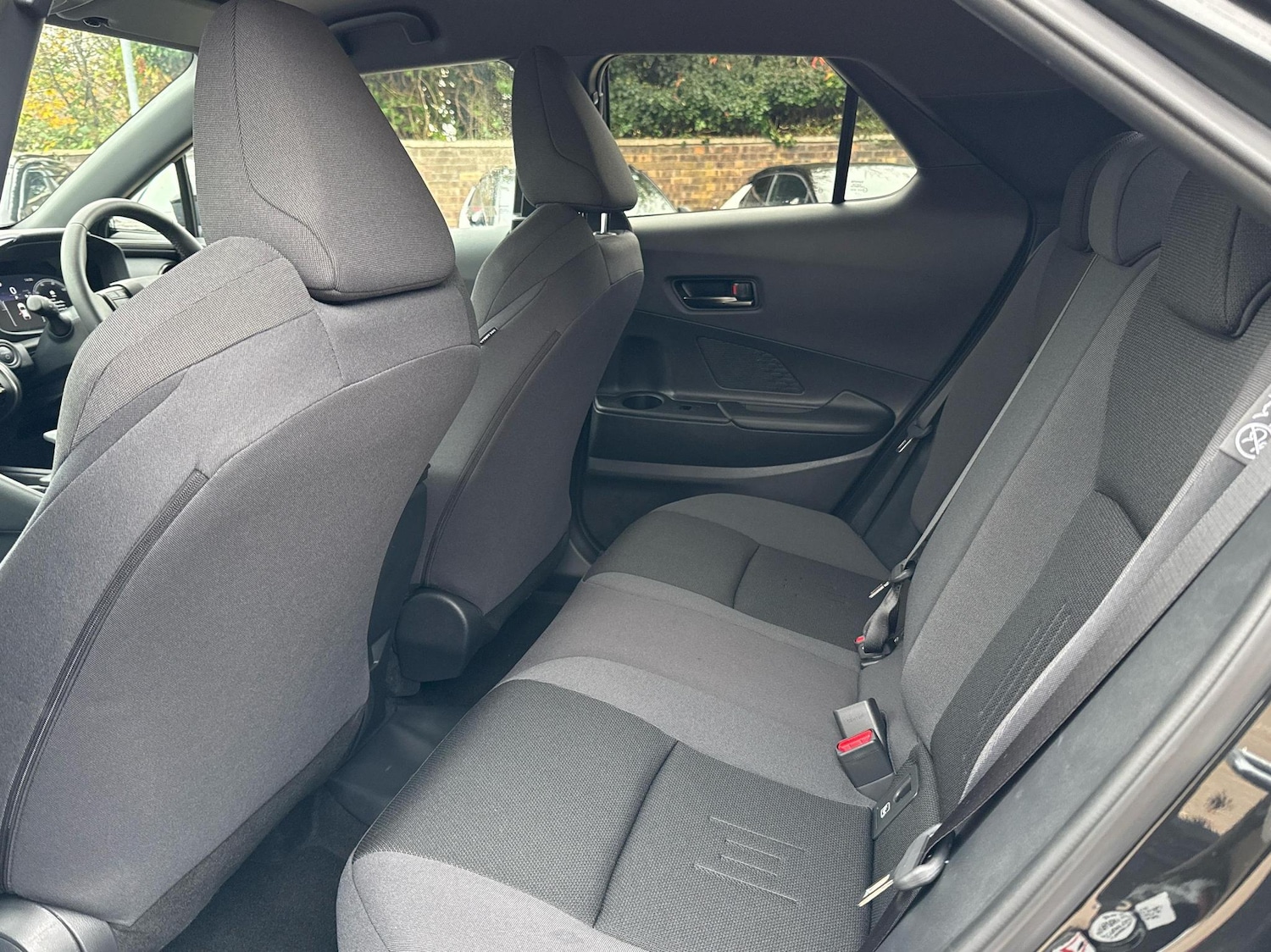 Used Toyota C-HR 2024 for sale - 76168383: Photo 12