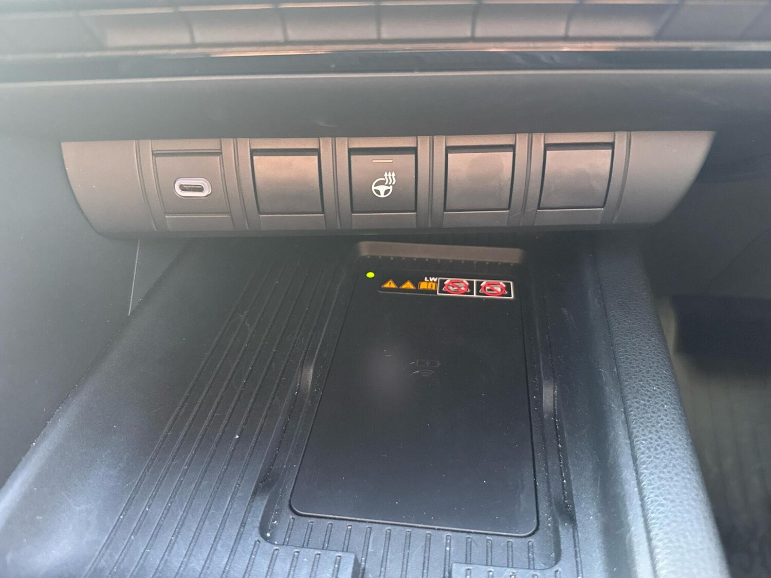 Used Toyota C-HR 2024 for sale - 76500870: Photo 28