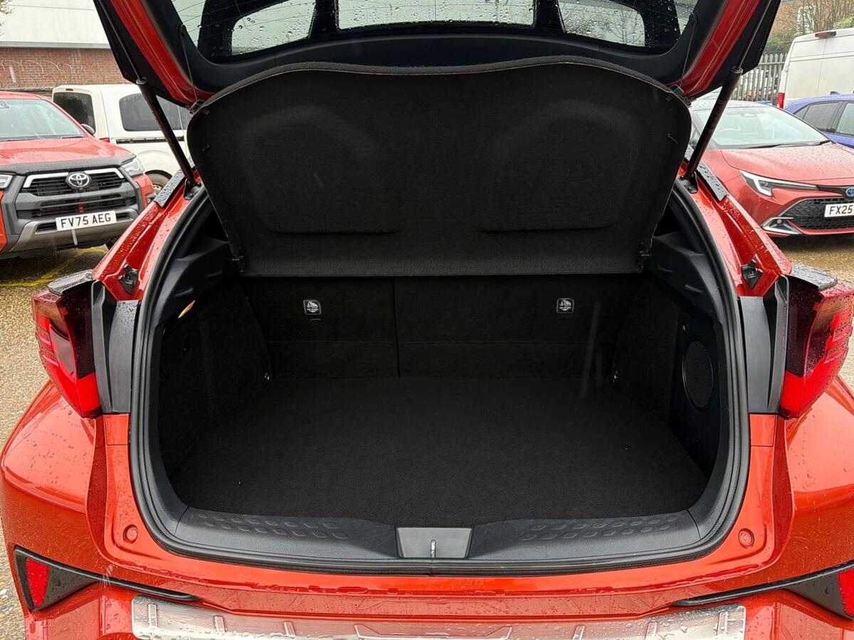 Used Toyota C-HR 2020 for sale - 77401180: Photo 10